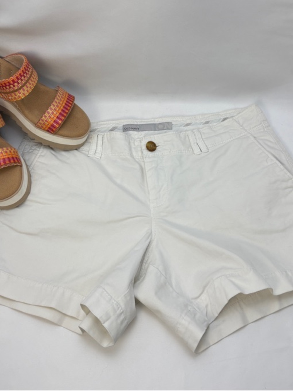 Old Navy Women's Sz6 White Chino‎ Shorts #0611